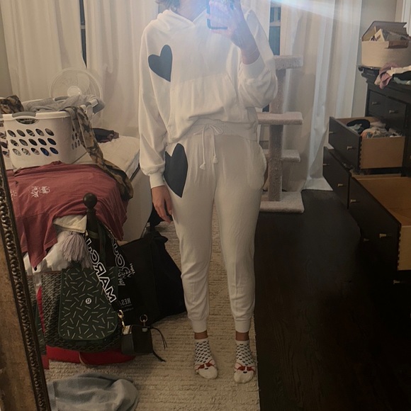 J-Crew set, Magic-rinse with blue heart accent - Picture 3 of 3